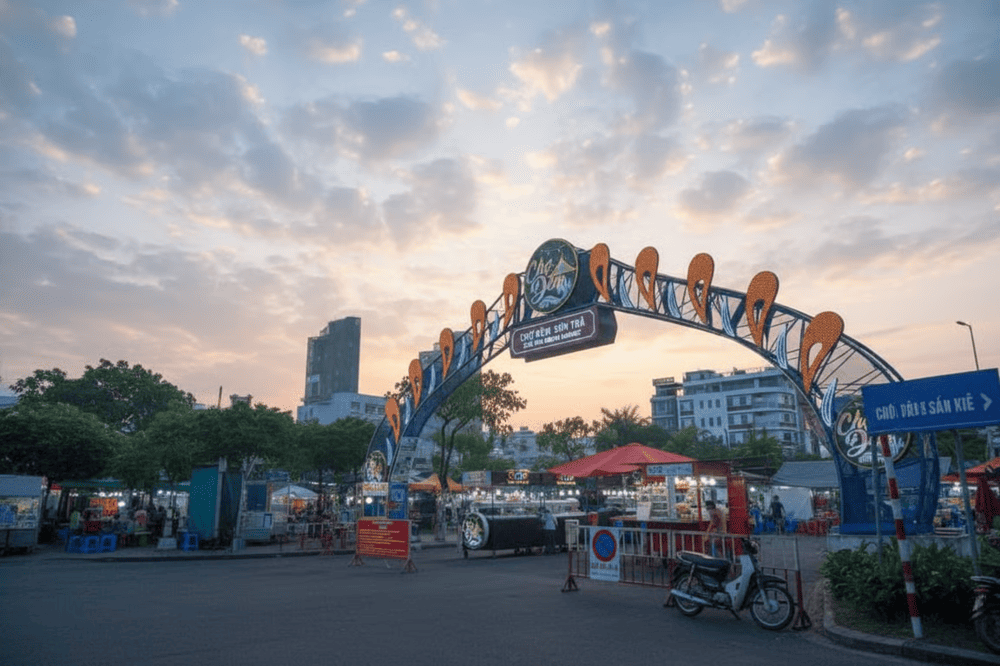 Gate of Son Tra Night Market